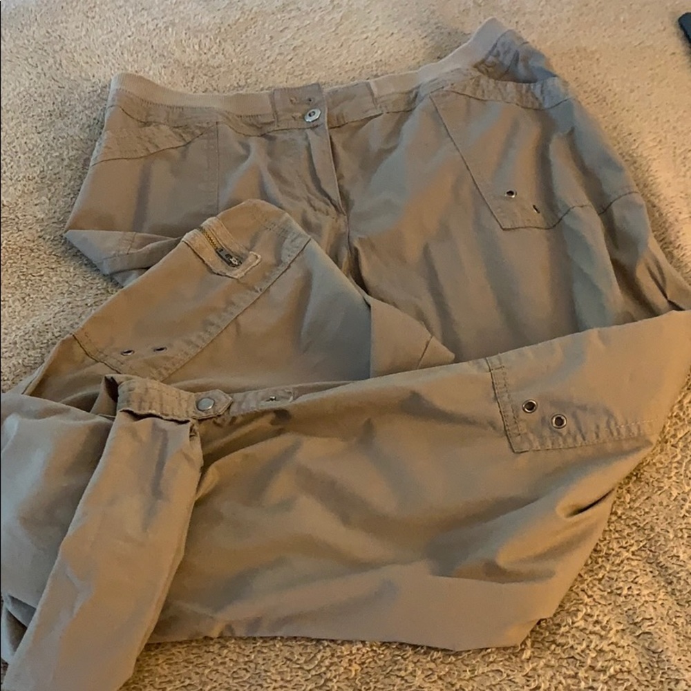 Chicos olive cotton cargo roll-up ankle pants